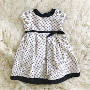 Classic b&w Velvet like dress!